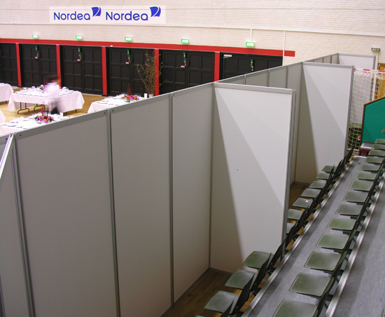 185-6208510 Partition walls used to give a sports centre the right proportions