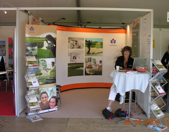 Komplet stand