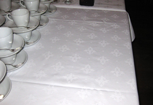 185-00990 Table cloth white Fleur-de-lis 140x140cm