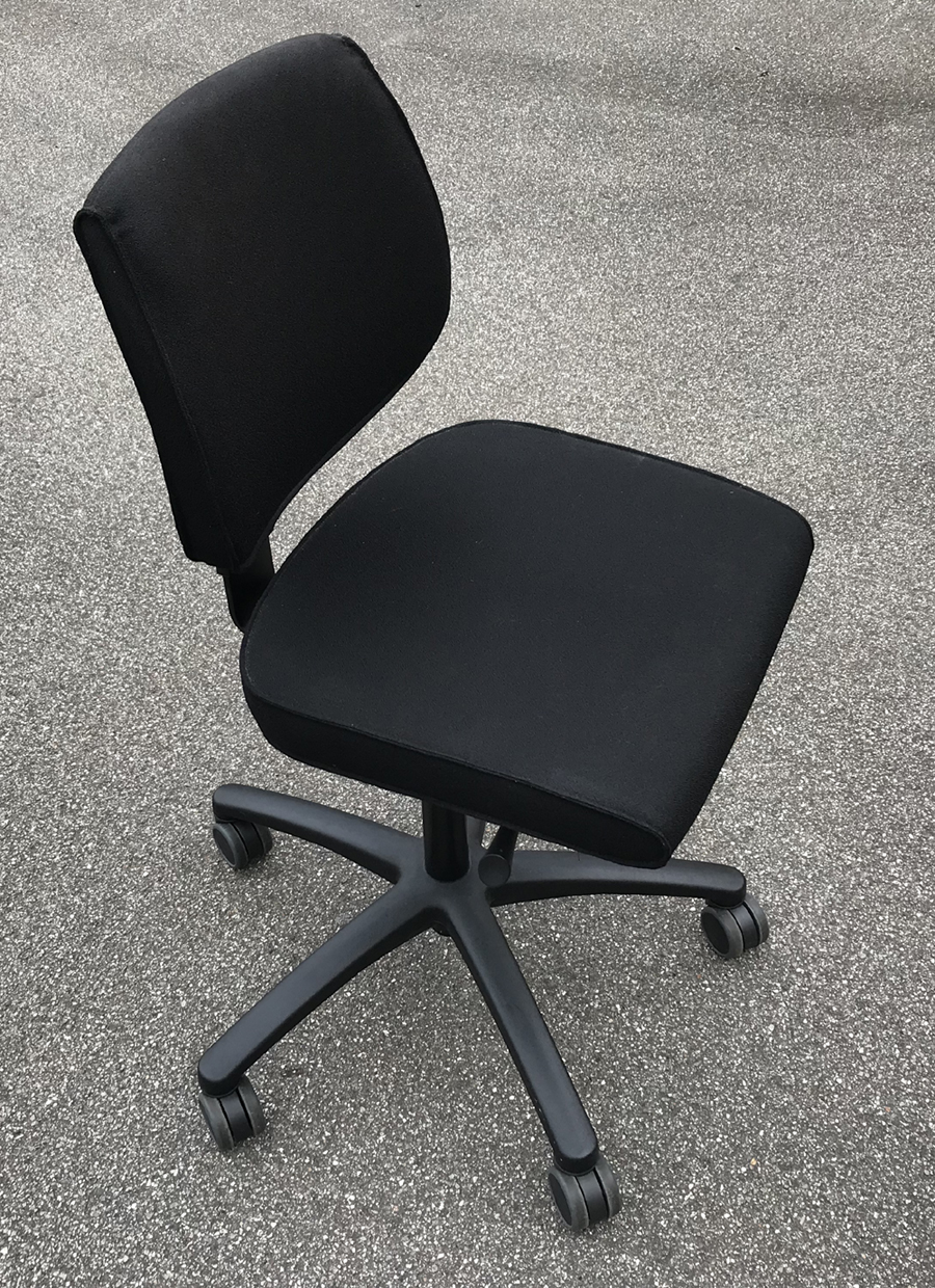 185-02212 Officechair - black